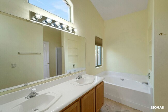 Building Photo - Charming 3BR House in Tucson