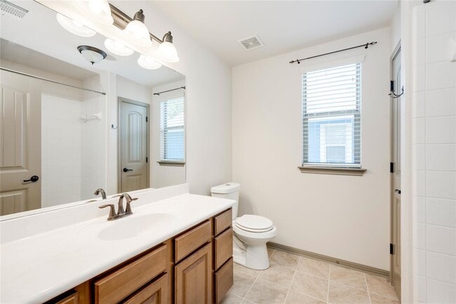 Building Photo - 483 McGarity