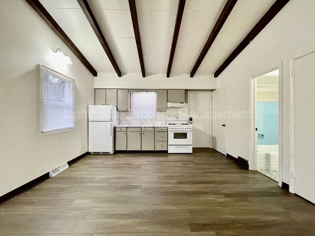 Building Photo - 1153 Hoyt St SE