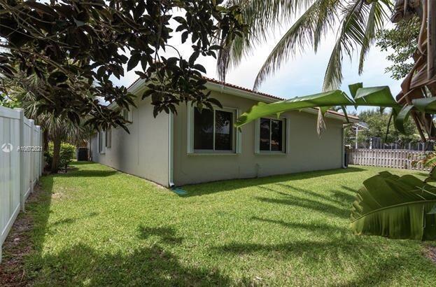 Building Photo - 1399 SW 18th St