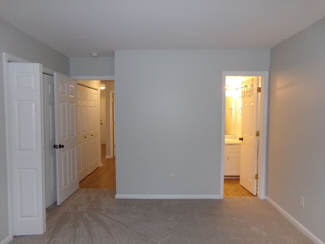 Building Photo - Modern Duplex in Havelock