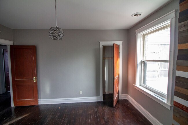 Building Photo - 4238 S 38th St
