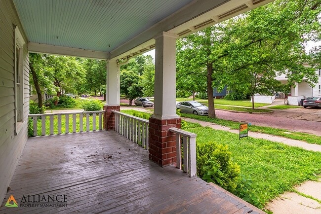 Building Photo - Fifteenth St. 344 N.