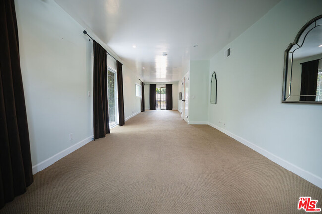 Building Photo - 503 N Greencraig Rd