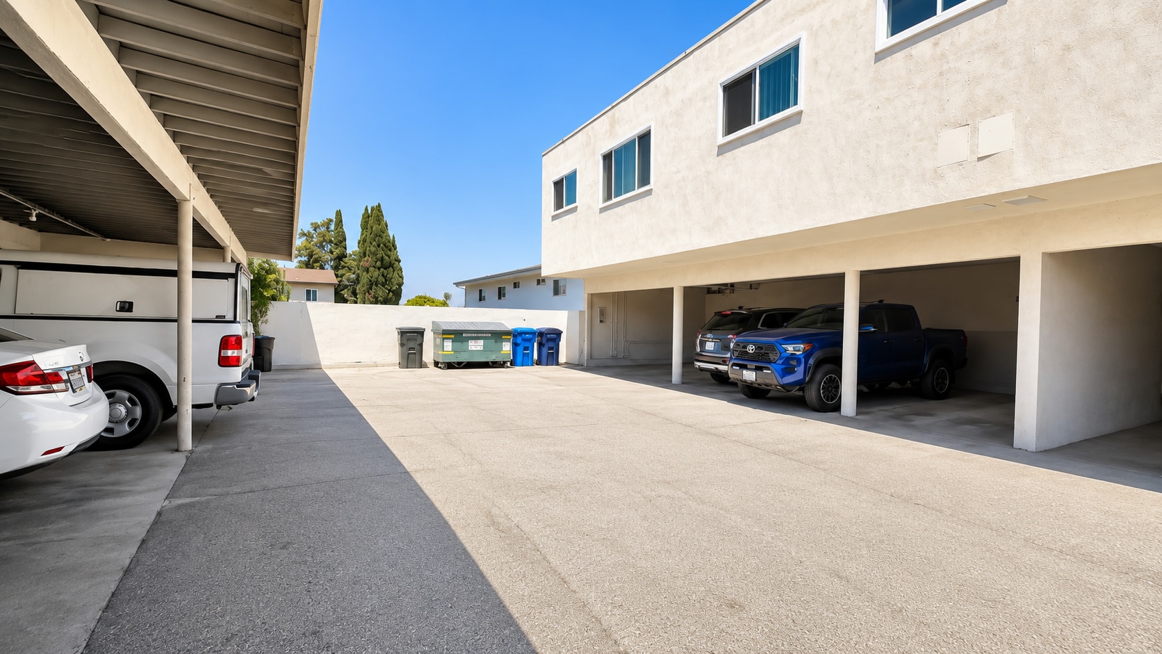 Building Photo - 25937 Viana Ave