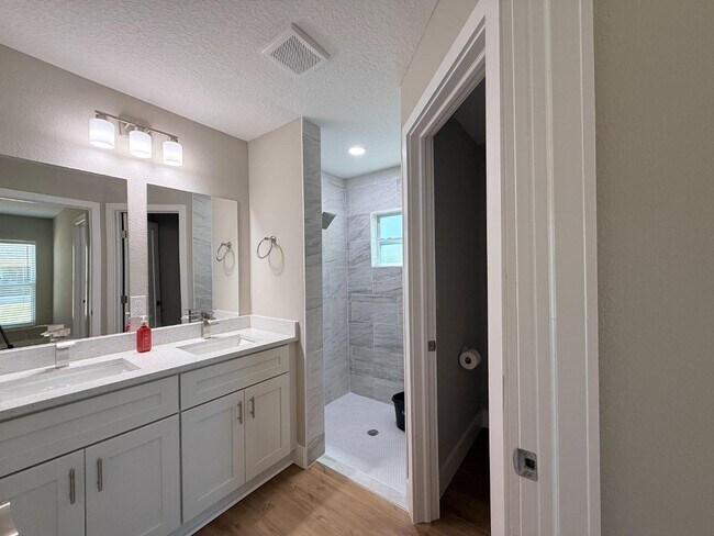 Building Photo - 2186 W G Martinelli Blvd