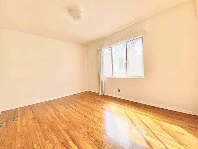 Building Photo - 1055 S Wooster St