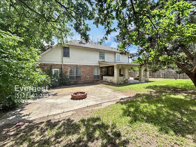 Building Photo - Spacious 5-Bedroom Retreat with Modern Com...