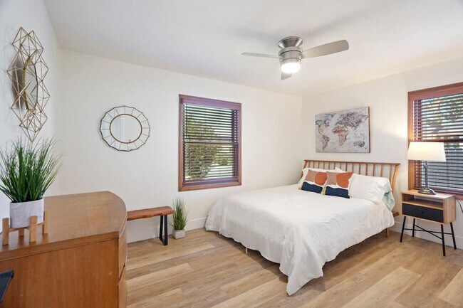 Building Photo - 2464 Jefferson St