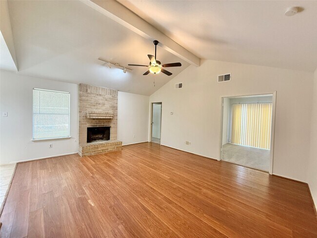 Building Photo - 16 Rock Pine Ct