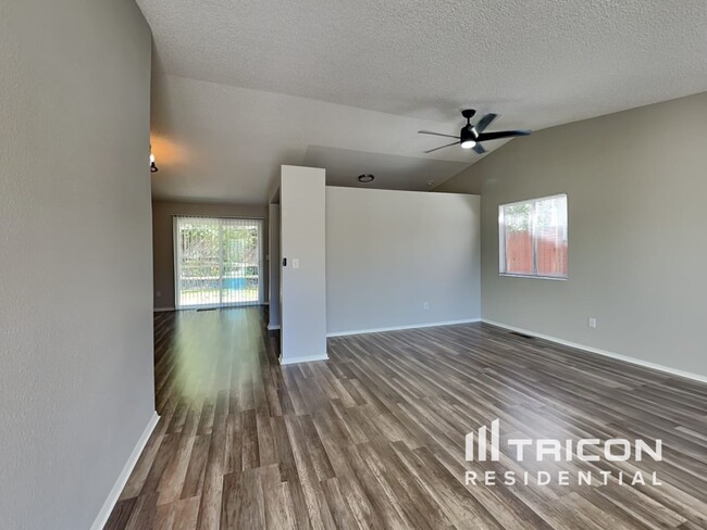 Building Photo - 7860 Big River Dr