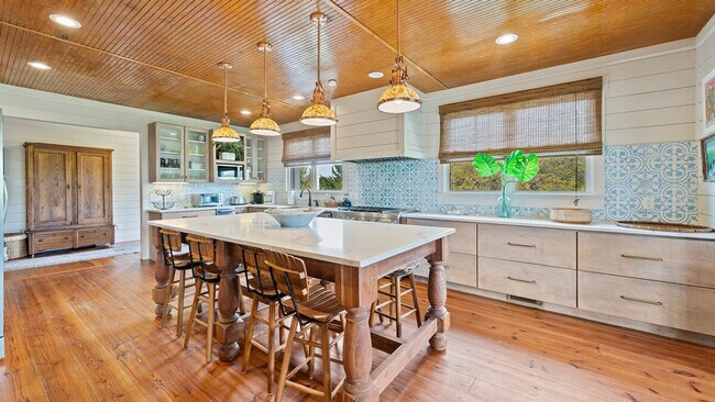 Building Photo - 858 Debordieu Blvd