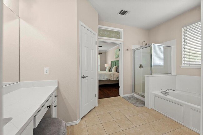 Building Photo - 11805 Emerald Falls Dr