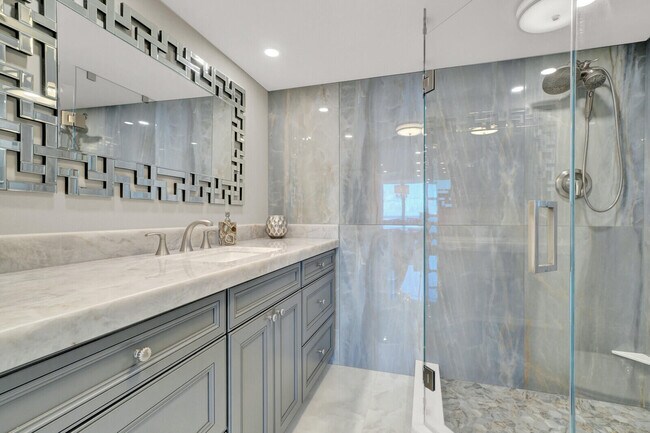 Building Photo - 1620 S Ocean Blvd