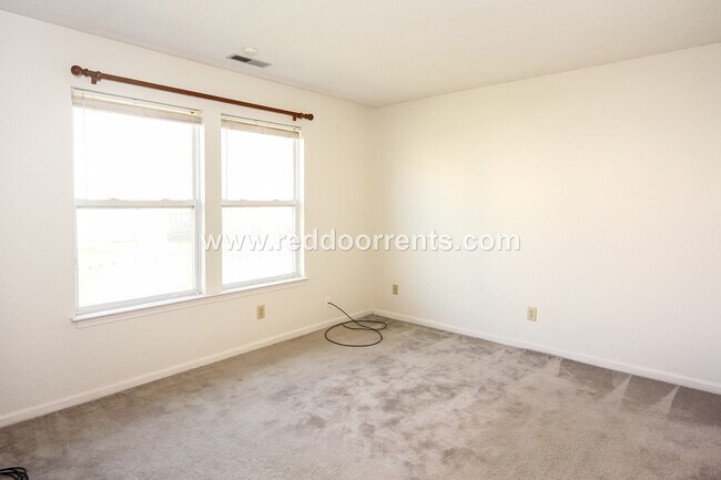 Building Photo - West side Indy, Cute 2 Bed, 2 Bath Home w/...