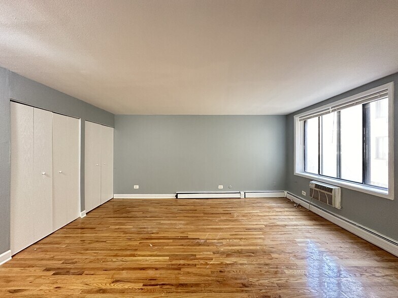 Building Photo - 1515 W Morse Ave