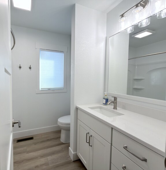 Building Photo - 55 Captain Marsh Dr