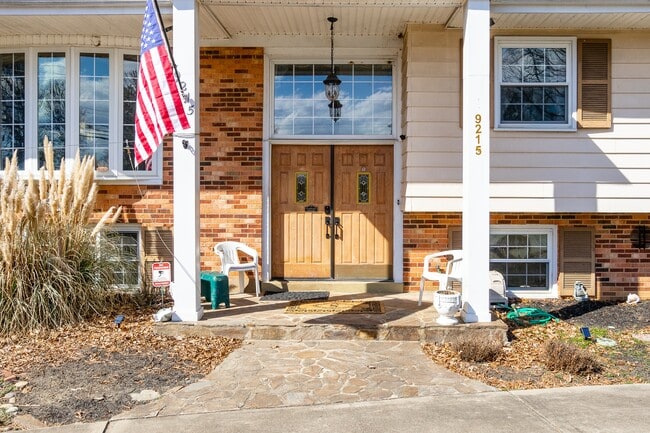 Building Photo - 9215 Cherrytree Dr