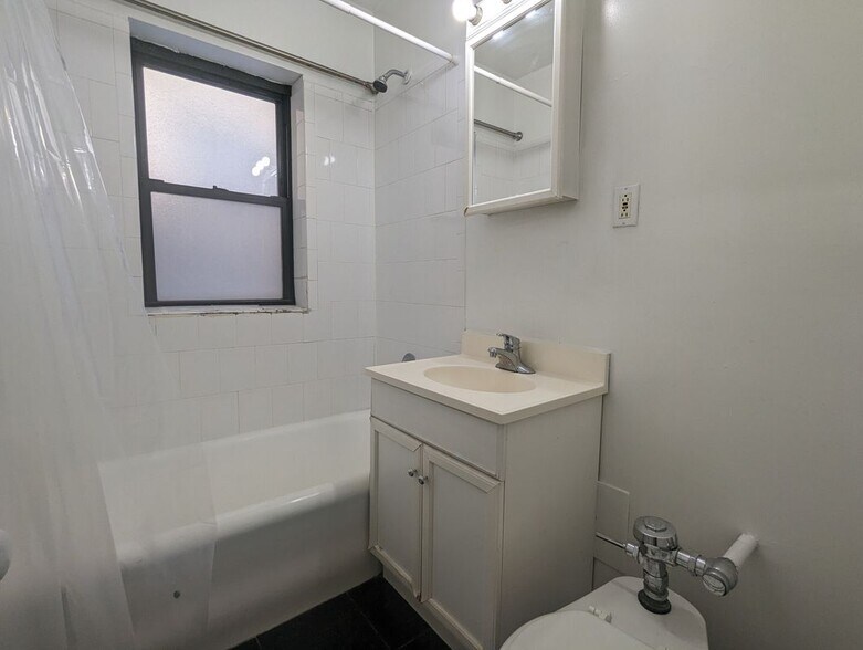 Building Photo - 536 W Arlington Pl
