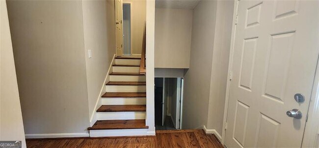 Building Photo - 4678 N Springs Ln