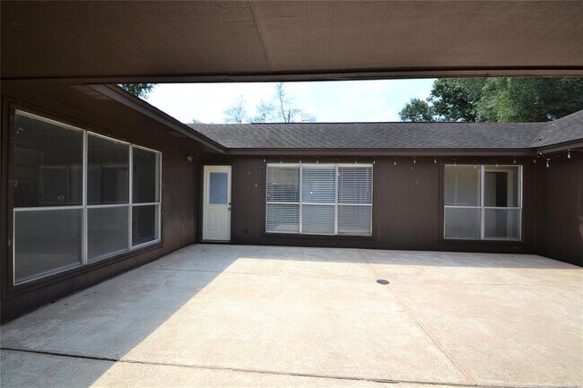 Building Photo - 15927 Tumbling Rapids Dr