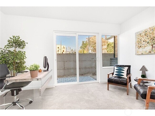 Building Photo - Newer Ballard 3 Bedroom Townhome - Attache...