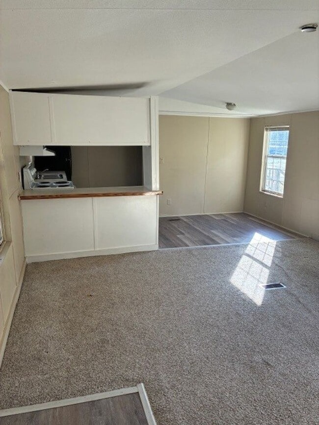 Building Photo - For Rent: 2 BD / 2 BA Home – Cedar Hill, TN