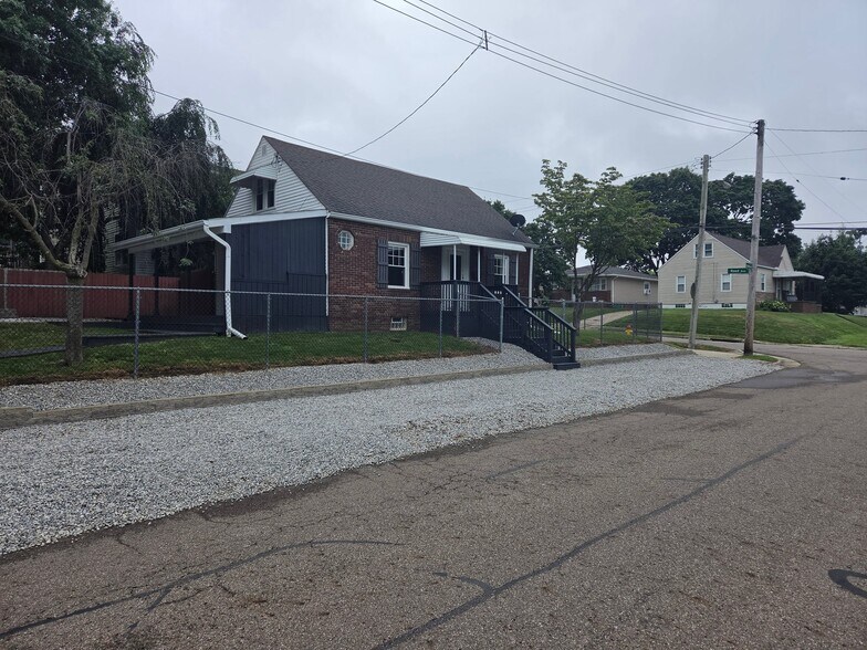 Building Photo - 911 Reed Ave