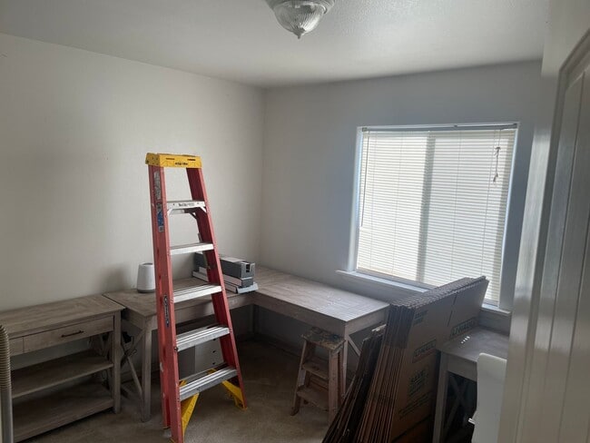 Building Photo - 34 N Fairview St