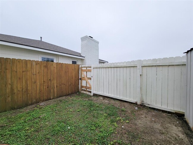 Building Photo - 5703 Fraser Ave