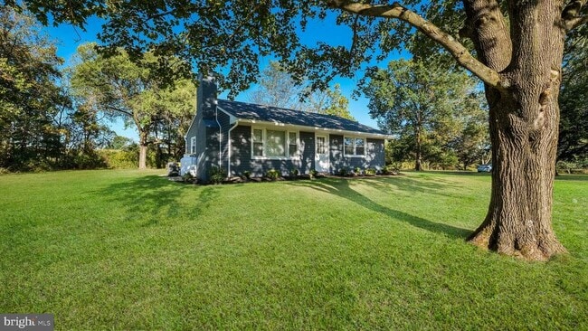 Building Photo - 1732 Creek Rd