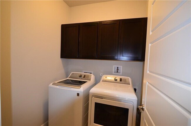 Building Photo - 9109 Alex Ln