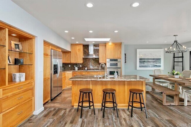 Building Photo - 2260 Del Mar Scenic Pkwy