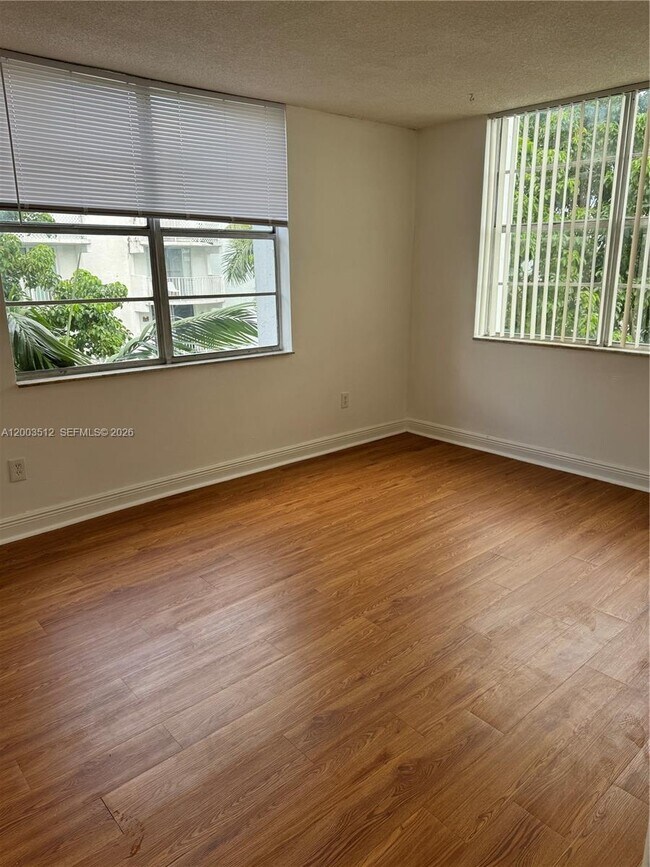 Building Photo - 1109 Belmont Ln