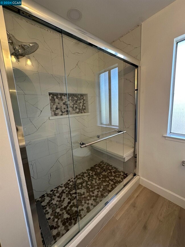 Building Photo - 1700 Siskiyou Dr