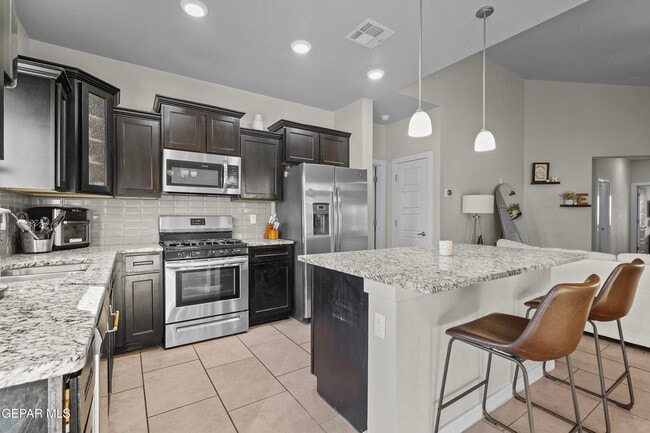 Building Photo - 14936 Tierra Haven Ave