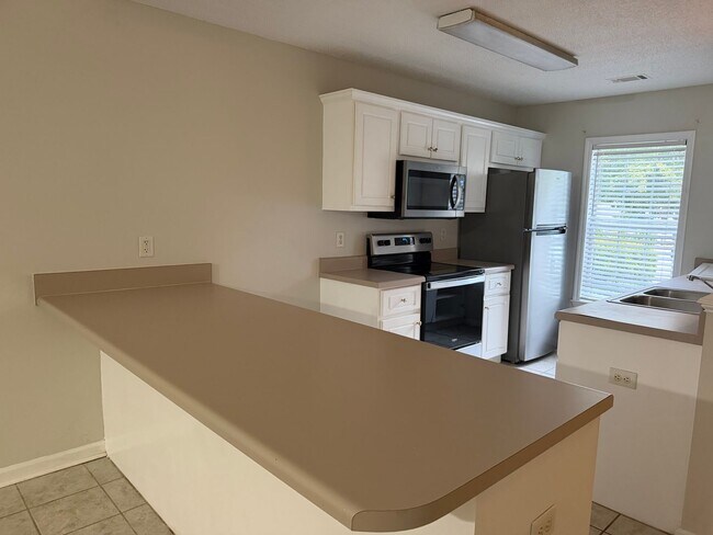 Building Photo - 2014 Summer Valley Way