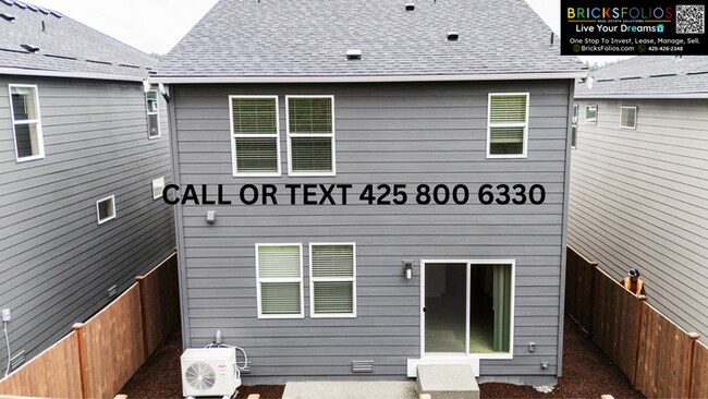 Building Photo - Comfortable Modern Living Near JBLM & Bangor Base!