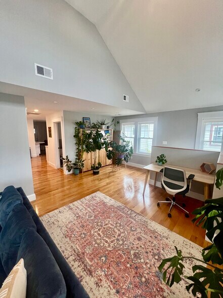 Living Room - 32 Brimmer St