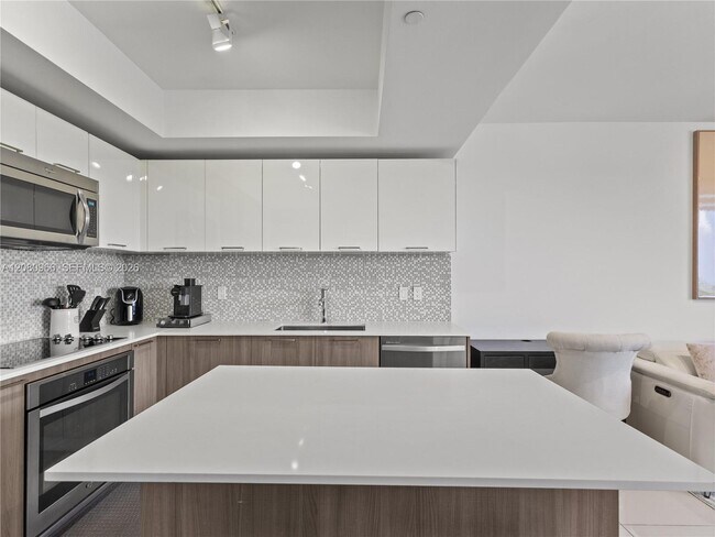 Building Photo - 5252 NW 85th Ave