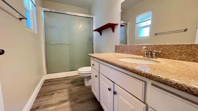 Building Photo - Lovely 3 Bed 2.5 Bath Townhome with 2 Car ...