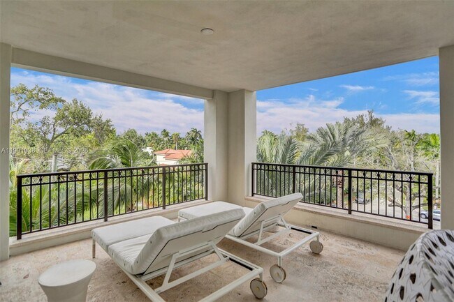 Building Photo - 3535 Hiawatha Ave