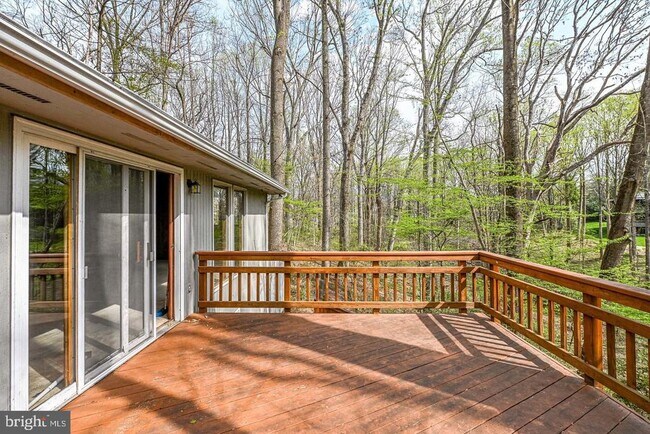 Building Photo - 1328 Potomac School Rd