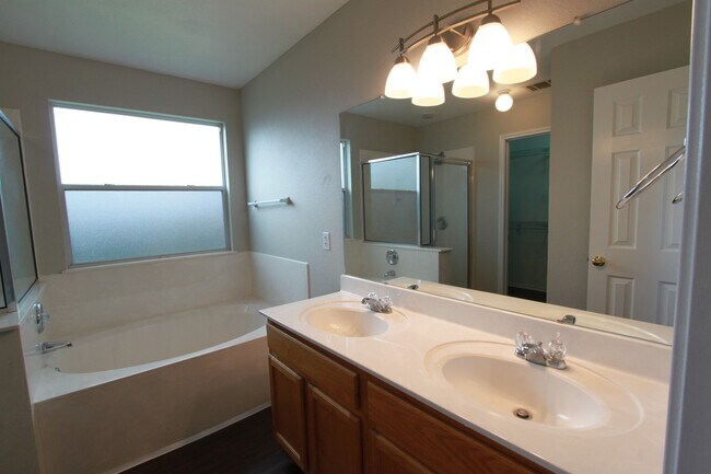 Building Photo - Hutto 3BR Gem ~ Open Layout, Large Yard & Prime Location