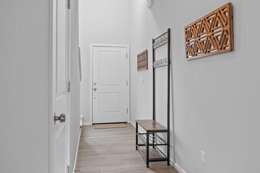 Building Photo - 5324 Remington Dr