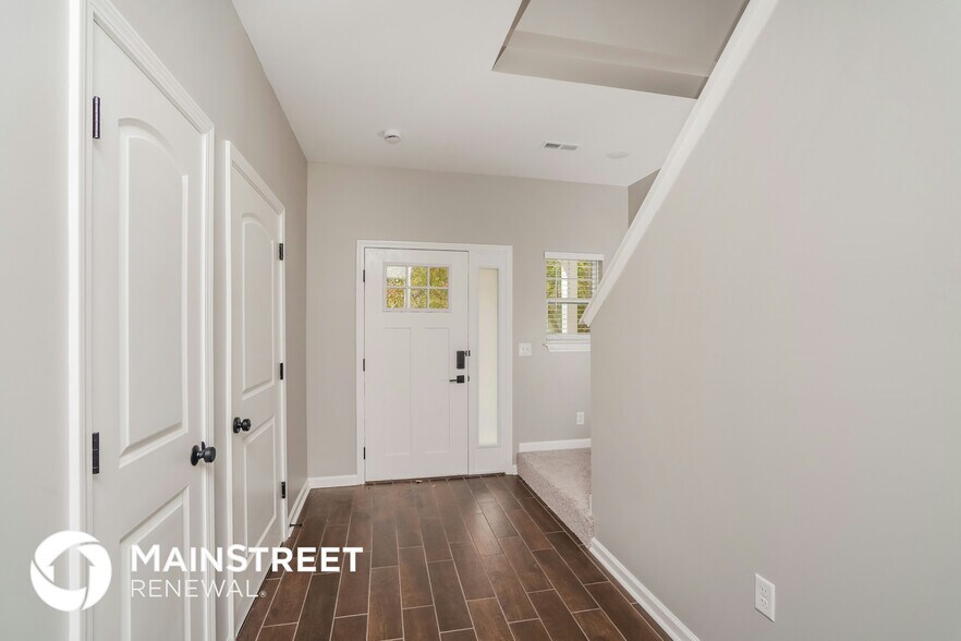 Building Photo - 2115 Paddle Wheel Dr