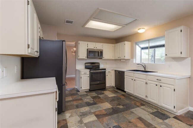 Building Photo - 5215 Heathervale Ct