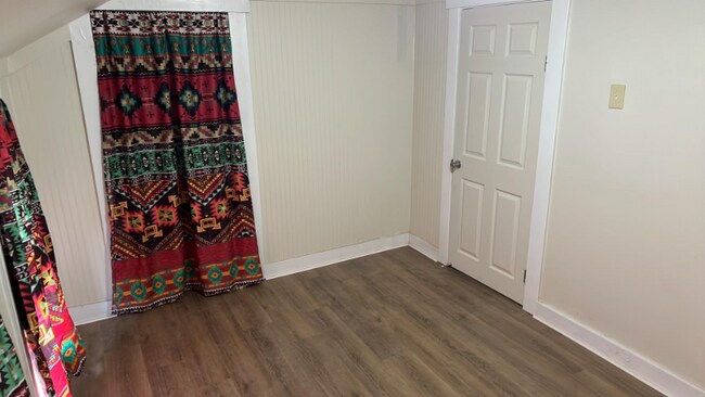 Building Photo - 143 Martz Ave