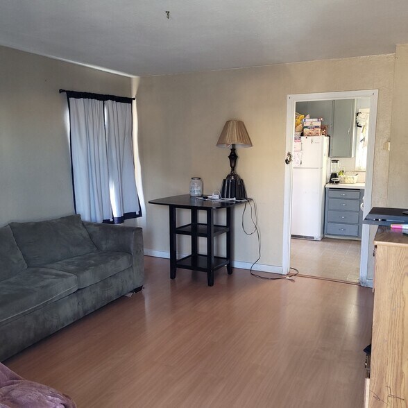 living room - 653 15th St