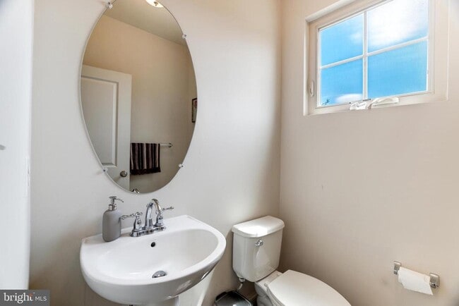 Building Photo - 22802 Goldsborough Ter